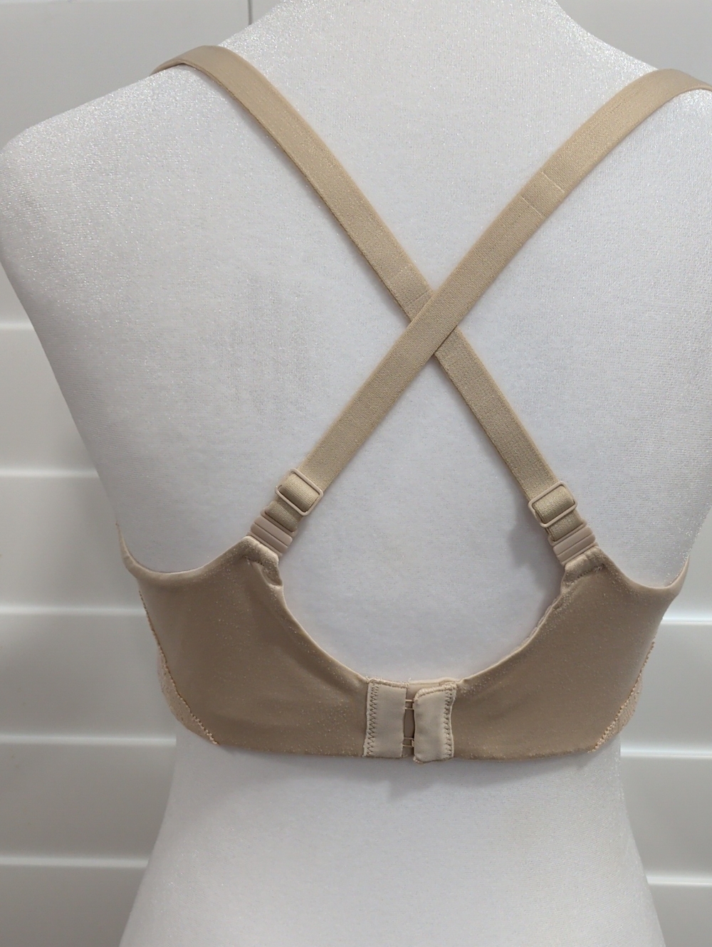 Body By Victoria Secret Push-up Bra Nude Color With Lace And Adjustable Straps. - Picture 6 of 8